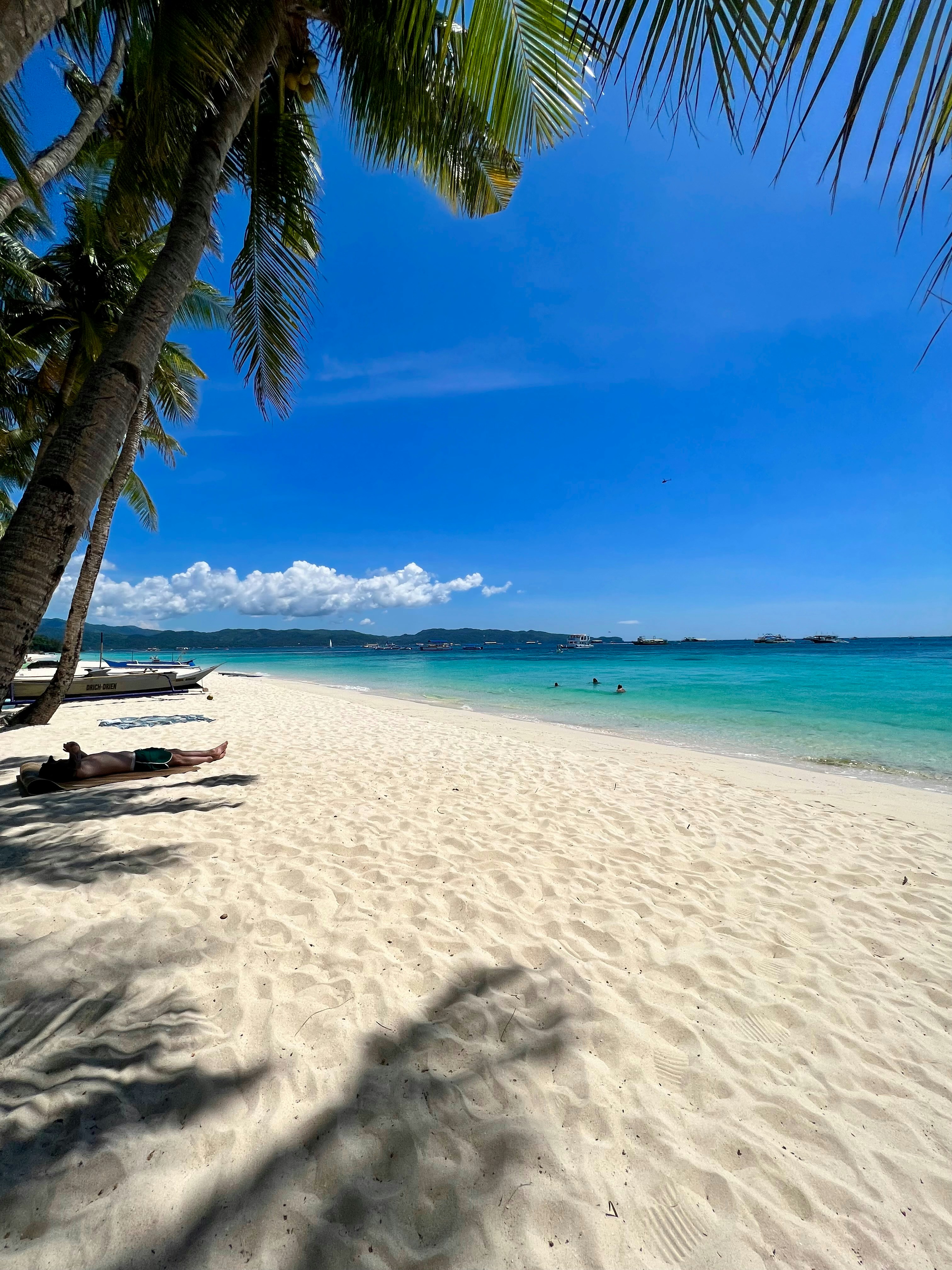 Friday workshops and beach social in Boracay
